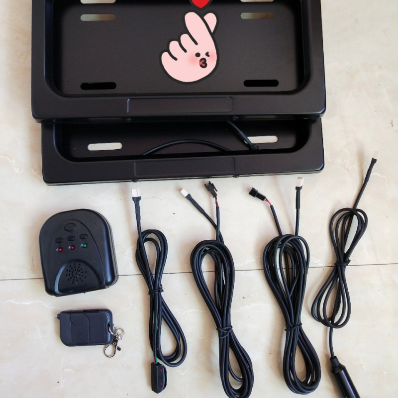 Držač registarske pločice za europske i američke standarde; mogućnost prilagođavanja; kompatibilan sa svim modelima; materijal: Drugo