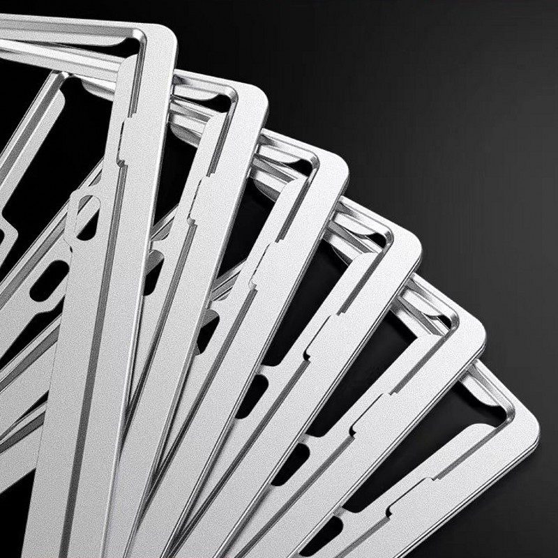 Okvir za registarsku pločicu od magnezijsko-aluminijskog legura, s 4 rupa, veličina 455x165 mm