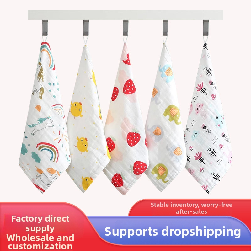 Detská uterka z 6‑vrstovej gázy, 100% bavlna, rýchle nasiaknutie 0–5 s, s potlačeným logom