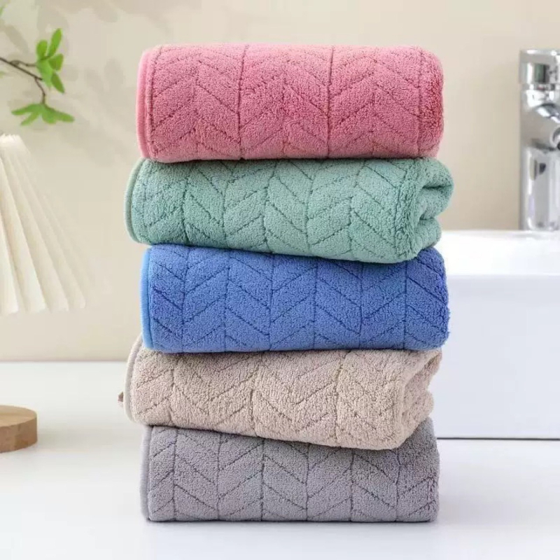 Uterák na tvár s vzorom pšeničného klasy, hrubší korálový flis, 150D, 120-140 g