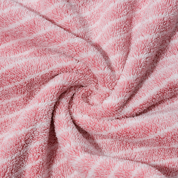 Set ručnika s vertikalnim prugama od koralnog flisa — upijajući, bez dlačica, poklon kutija, ručnik za lice i ručnik za tijelo, 90 g i 300 g, jednostrano tkanje, mogućnost personalizacije