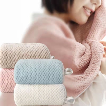 Kupaonski ručnik s uzorkom ananasa od koralnog flisa, s otisnutim logom, u poklon kutiji