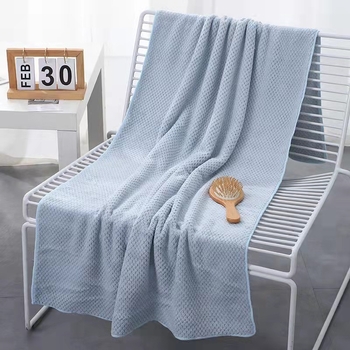 Kupaonski ručnik s uzorkom ananasa od koralnog flisa, s otisnutim logom, u poklon kutiji