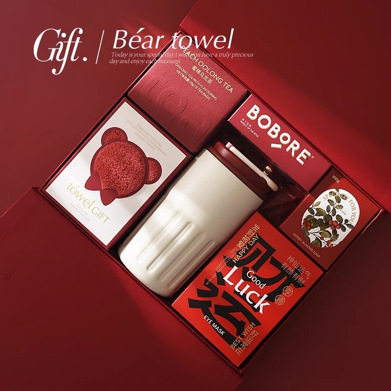 Ručnik s medvjedom u poklon kutiji za vjenčanje, 30 g, materijal: koralni pliš, izšivanje i otisak logotipa, marka Mu Tang Li