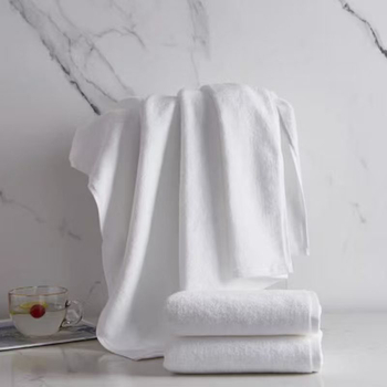 Hotelski ručnici – 100% pamuk, platinski saten, jednostavno tkanje, 150 g/m², višestruka pređa