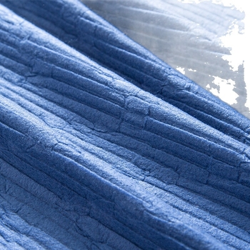 Dvojstranná plyšová deka s vrásčitou textúrou, jednofarebná, polyester, pod 300 g, štyri ročné obdobia