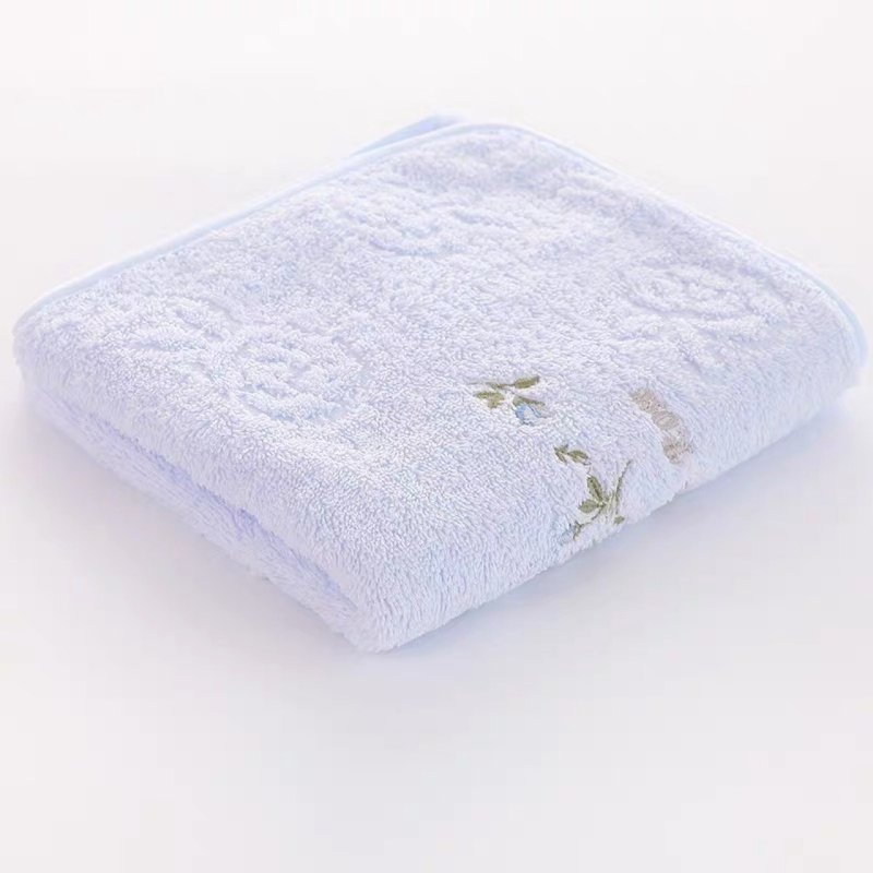 Pamukani ručnik za lice, debeli i profinjen, upijajući jacquard spiralni uzorak, 100–120 g, 32 vlakna pređe, vez i šav