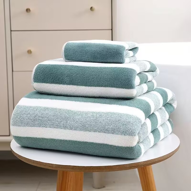 Set ručnika i ručnika za tijelo sa širokim prugama koralnog fleksa, 140 × 70 cm, upijajući