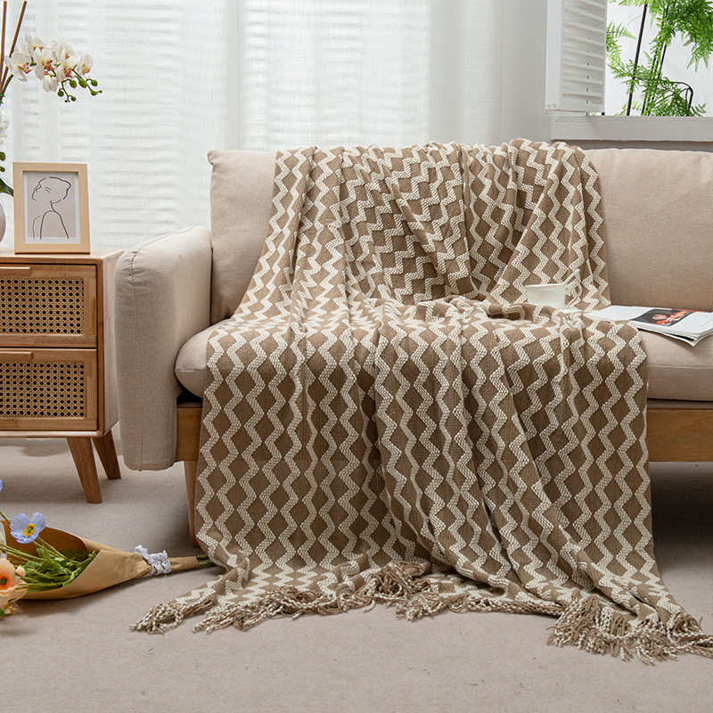 Κουβέρτα με πλέξη σε κυματισμό acid-base και ριγέ μοτίβο για κλίνες ξενώνων/ξενοδοχείων (4 εποχές; ακρυλικό; βάρος 500–799 g)