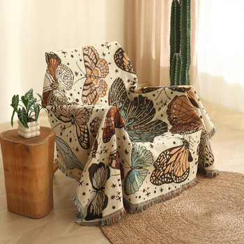 Egyszemélyes kanapé huzat nordic pillangó motívummal és növény-állat mintákkal; anyaga: poliészter-pamut.