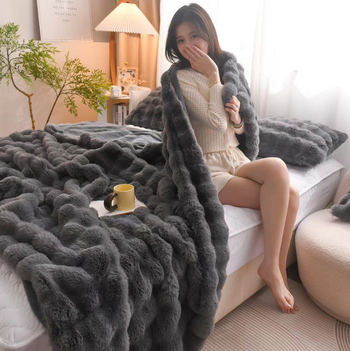 Κουβέρτα με γεωμετρικό μοτίβο (ίνες μπαμπού; 300–499 g; INS στυλ; για όλες τις εποχές)