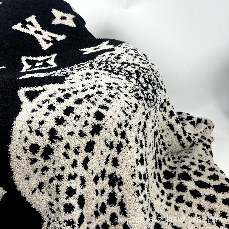 Geometriai mintájú törölköző takaró, poliészter, 800–999 g, egész éves használat, rajzfilm-stílus