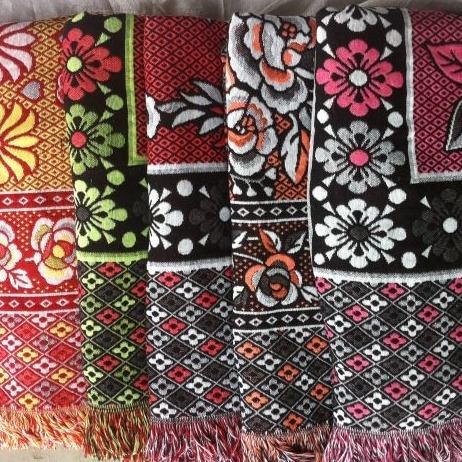Pamukasta deka s motívom pauna, 1500–1999 g, novi kineski stil