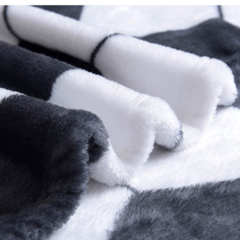 Futball mintájú flanel takaró poliészterből, négyszögletes mintázat, 300–500 g súly, négy évszakos használatra, feldolgozás testreszabása