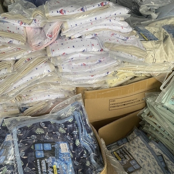 Gyerekeknek szánt hűsítő kötött takaró animációs motívummal, kétoldalas AB, 500–799 g, kevert rostból, tavasz–nyár