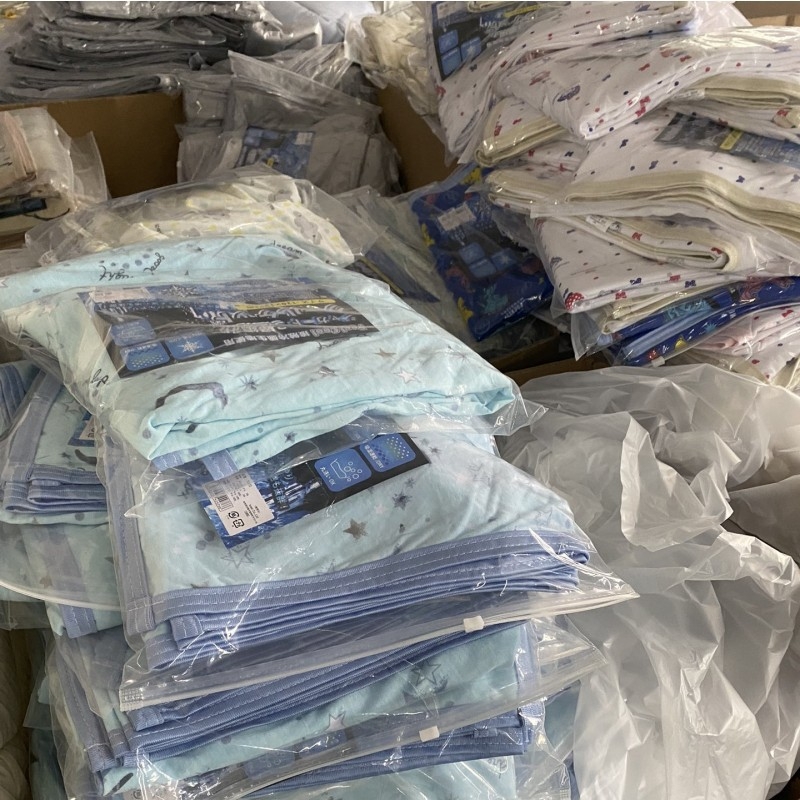 Gyerekeknek szánt hűsítő kötött takaró animációs motívummal, kétoldalas AB, 500–799 g, kevert rostból, tavasz–nyár