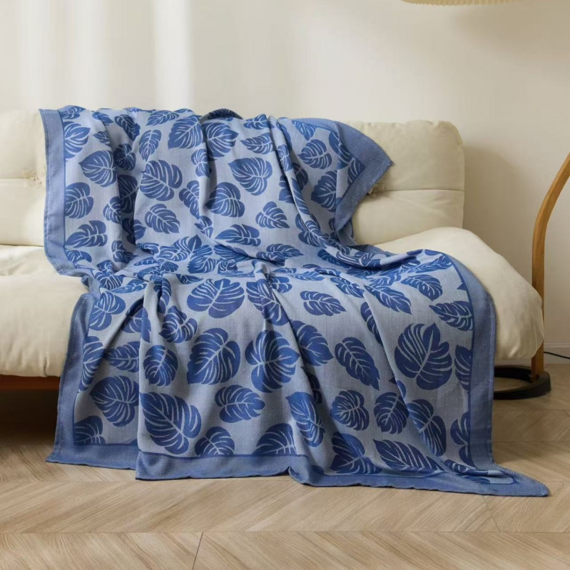 Repülőgép-takaró csíkos mintával, poliészter, 500–799 g, modern minimalista stílus.