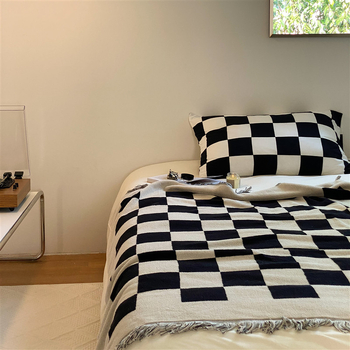 Pamut pléd négyzethálós mintával, 140 × 140 cm, tömeg 1000–1499 g, bojtokkal, modern-minimalista stílus, testreszabható kivitelezés