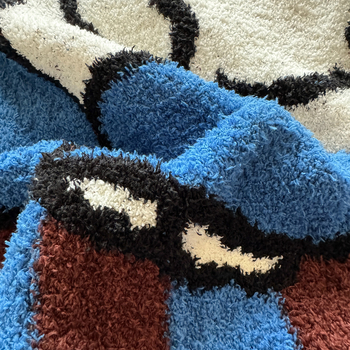 Pléd – kötött design, rajzfilm mintázat, poliészter, 1000–1499 g