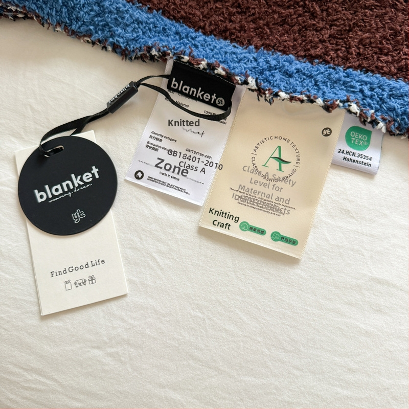 Pledas – megztas dizainas, animacinis raštas, poliesteris, 1000–1499 g