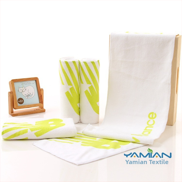 Spordirätik logoga trükiga, 400 g, segu kiududest (polüester/puuvill/keemiline kiud), kohandatav, vee imendumine 5–10 s