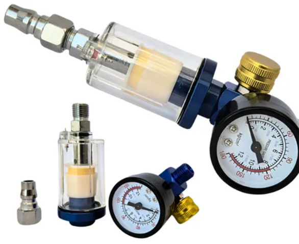 Pneimatiskā krāsošanas pistoles papildaprīkojums – gaisa spiediena regulatora ar manometru; Svars: 0.104 kg; Piemērots pneimatiskajiem krāsošanas pistoles