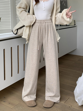 Polüestrist püksid laia lõikega, kõrge vöökoht, talv 2025, elegantne linnastiil