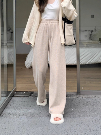 Polüestrist püksid laia lõikega, kõrge vöökoht, talv 2025, elegantne linnastiil