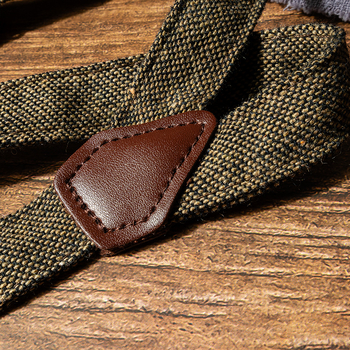 Unisex petnešos iš karuotos audinio su kryžminiu nugaros dizainu, 3 klipsai, reguliuojamas ilgis, suaugusiems