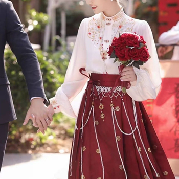 Hanfu pojasni lanac s perlama i resicama, plastični materijal; kopča od legure; automatsko zaključavanje; uska širina (<2 cm)