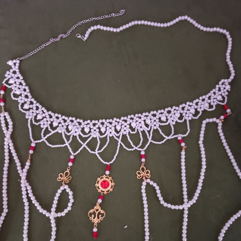 Hanfu pojasni lanac s perlama i resicama, plastični materijal; kopča od legure; automatsko zaključavanje; uska širina (<2 cm)