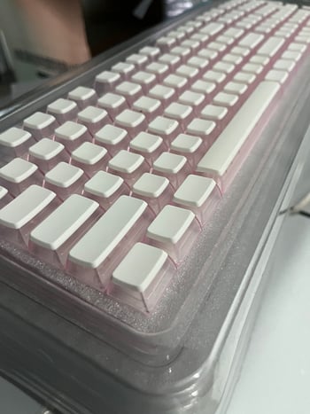 Material pentru capace de taste PBT, injecție bi-color, transparent pe toate cele patru laturi, potrivit pentru sublimare