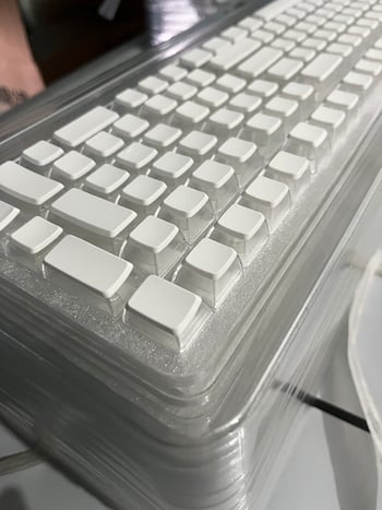 Material pentru capace de taste PBT, injecție bi-color, transparent pe toate cele patru laturi, potrivit pentru sublimare