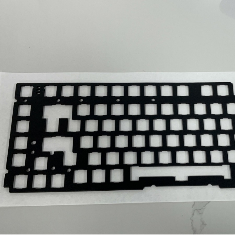 Sandviča paliktnis mehāniskajai tastatūrai ar PORON putu; skaņas izolācija; saderīgs ar 87 taustiņiem; modelis K87; apstrādes veids: stampēšana