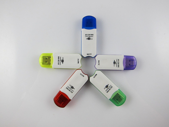 Čitač kartica 4-u-1, USB 2.0 visoko brzinsko sučelje, podržava SD i TF kartice