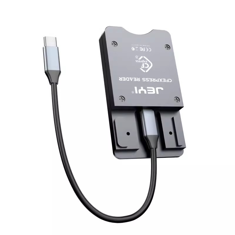 Високоскоростен четец за карти USB 3.2 Gen2 Type-C, модел CFE-B, корпус от магнезиево-алуминиев сплав, тегло 90 g