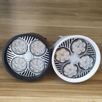 Треково осветление – корпус за лампа със шест щипки, четири зъба PAR30 база и E27 гнездо, метална конструкция