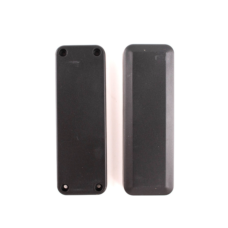 GM04 GPS vandeniui atsparus plastikinis korpusas automobilių lokatoriui