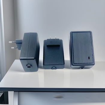 Carcasă pentru încărcător, ieșire 12V1A, model 055, PC+ABS