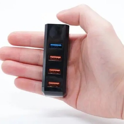 Tesla Model 3/Y USB 3.0 HUB s 4 portmi pre priehradku na ruky, ST01, bez externého napájania, prenos 100M