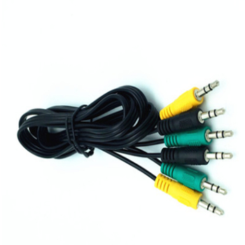 Trostruki stereo auto kabel s 3,5 mm muško–muški priključak