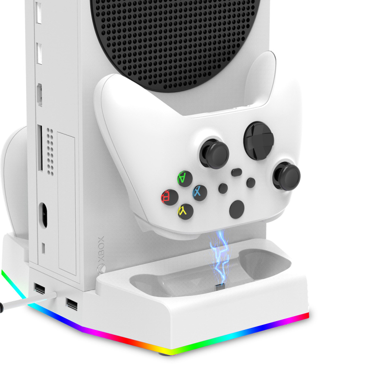 Stalak za hlađenje Xbox Series S – višenamjenski dok s punjačem za kontroler i kukom za slušalice, ABS materijal, OEM; Uključuje 1x kukicu za slušalice, 1x punjač, 2x baterije
