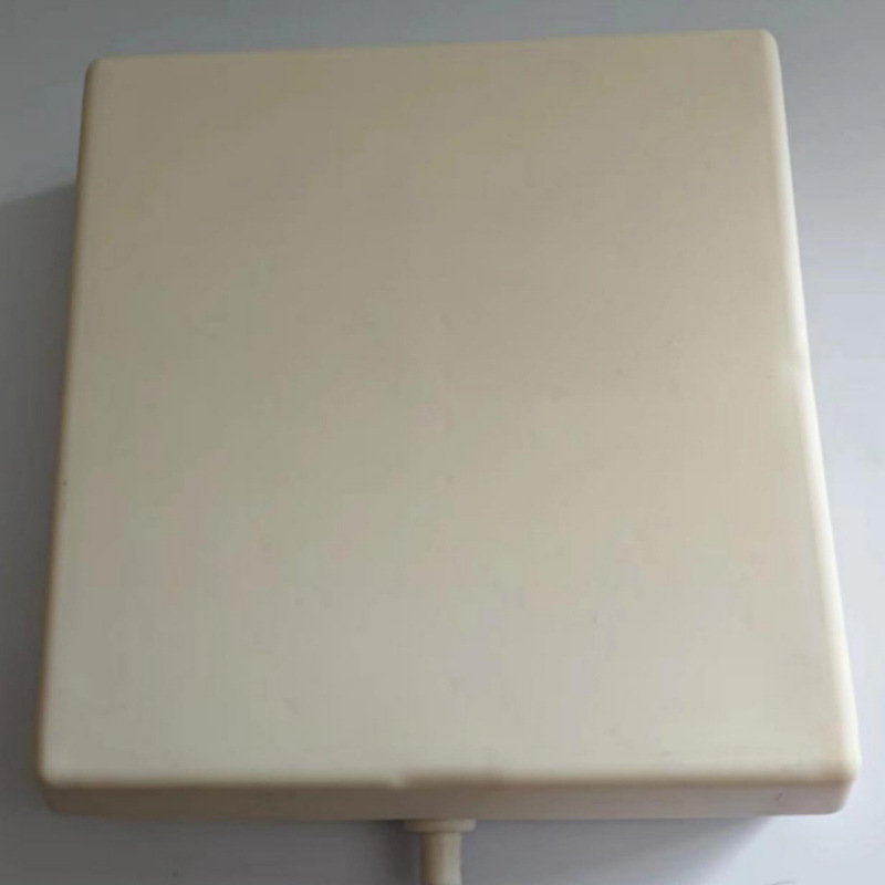 Antena montată pe perete, polarizare unipolară, 800–2700 MHz, panou plat direcțional pentru exterior, compatibil WiFi interior și 5G