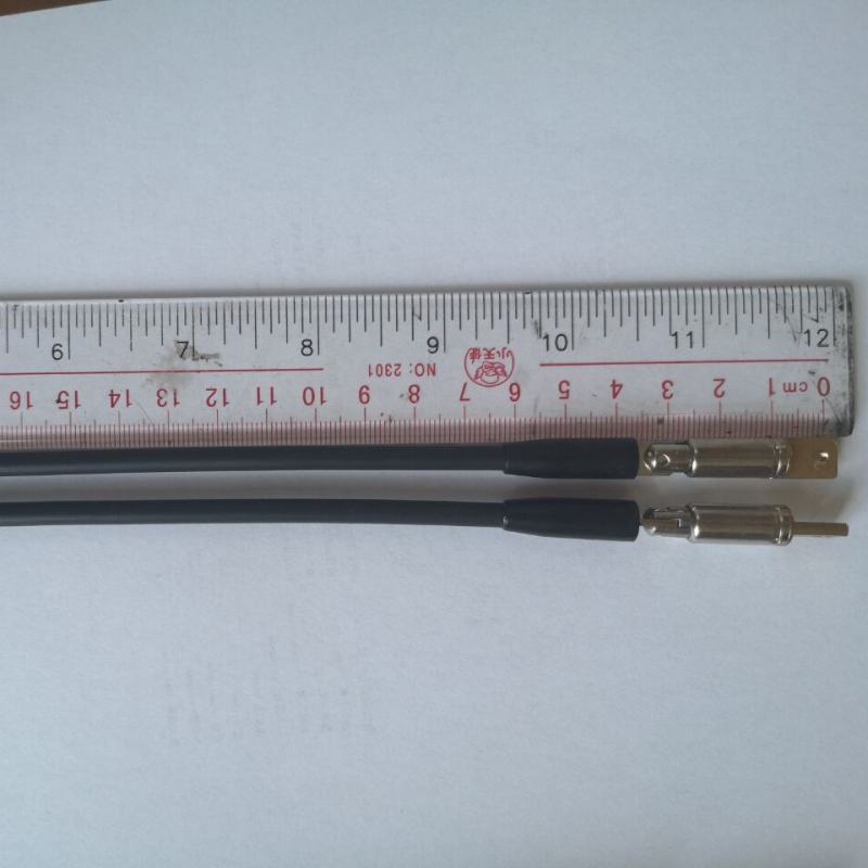 Antena cu cap universal și carcasă din metal-plastic; impedanță 50 Ω; câștig 5; interval de frecvență 890 MHz – 4G/5G; SWR ≤ 5; tensiune de operare 5V
