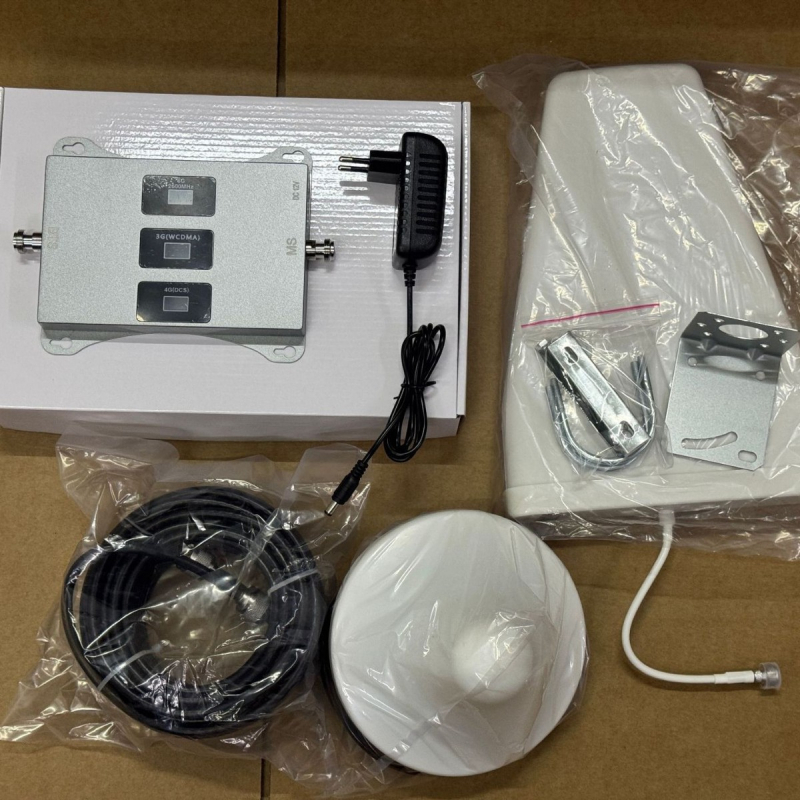 XR GDW trīsjoslu mobilo sakaru signāla pastiprinātājs 2G/3G/4G, 900/1800/2100 MHz, FDD, pārklājums ≤1000 m², svars 0,7 kg