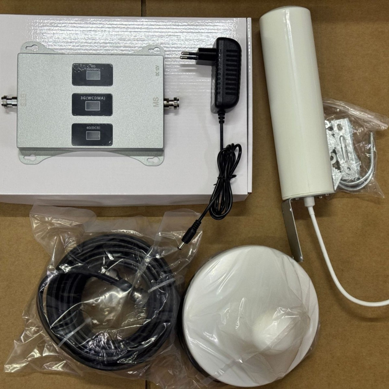 XR GDW trīsjoslu mobilo sakaru signāla pastiprinātājs 2G/3G/4G, 900/1800/2100 MHz, FDD, pārklājums ≤1000 m², svars 0,7 kg
