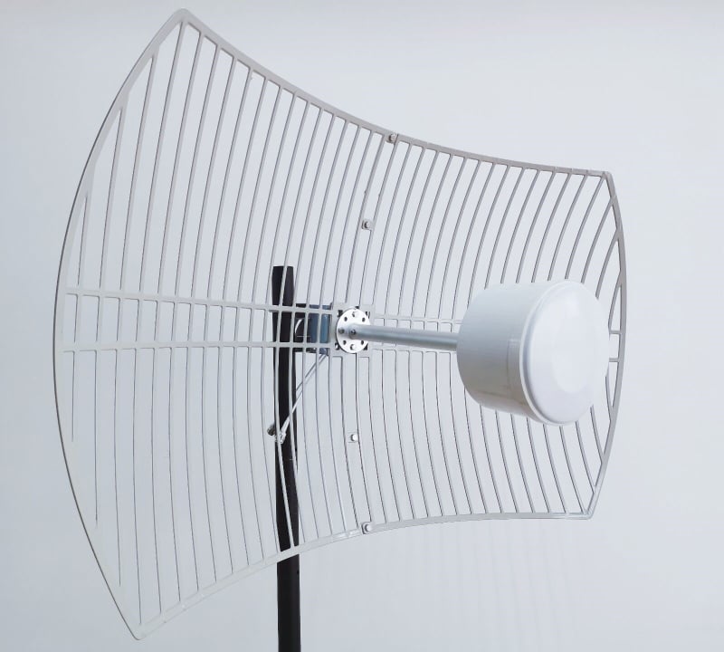 Ενισχυτής σήματος κινητής με διπολική παραβολική κεραία, εύρος 698–960 / 1710–3800 MHz, κέρδος 15/24 dB, 50 Ω, VSWR ≤ 1.5/2.0, 220 V, TA-QGD7038V8-15/24