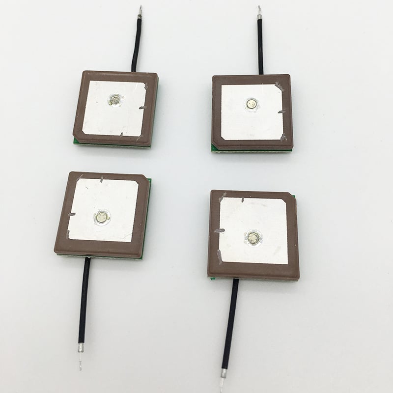 NZ051-1: Активна вградена GPS/Beidou антена за гривна, 28 dBi, 1575.42 MHz, 50 Ω, SWR ≤ 1.5