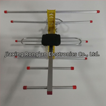 Vonkajšia smerová Yagi anténa pre príjem pozemných televíznych signálov, bez káblu