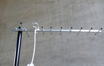 DFHY-09 Vanjska DTMB TV antena, 9-elem Yagi, 470-860 MHz, dobitak 9-11 dBi, impedancija 50 Ω, SWR ≤ 1,5